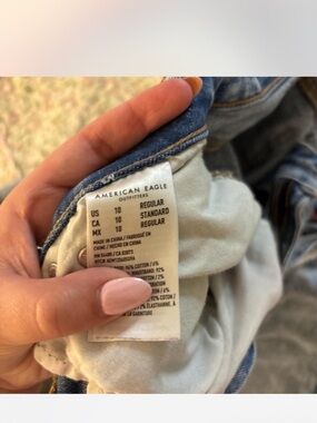 American Eagle Outfitters Women’s Light Blue High Rise Jeans